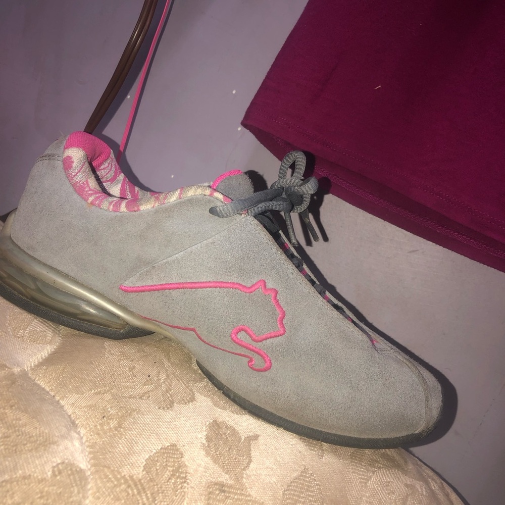 Puma woman’s shoes size 6 great condition